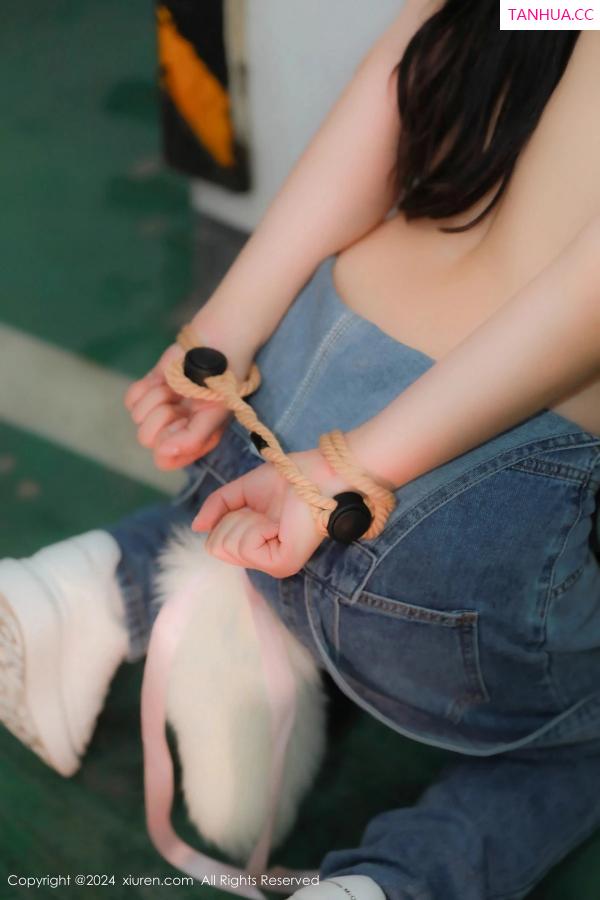   [XiuRen]高清写真图 2024.02.07 No.8087 小薯条nienie 美腿性感第69张图片